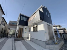 【神奈川県/平塚市平塚】平塚市平塚1丁目1期　新築戸建　1号棟/全2棟 外観：1号棟/全2棟　写真中央