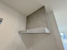 【神奈川県/平塚市幸町】平塚市幸町1期　新築戸建　全1棟 キッチン：レンジフード