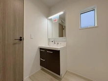 【神奈川県/平塚市幸町】平塚市幸町1期　新築戸建　全1棟 洗面室