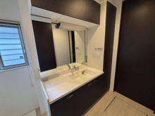 【神奈川県/横浜市港南区港南台】港南区港南台1丁目　中古戸建 洗面所：1階洗面所