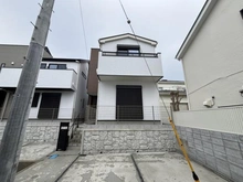 【神奈川県/茅ヶ崎市浜須賀】 茅ヶ崎市浜須賀　新築戸建　No.2/(全4棟) 外観：No.2/全4棟（写真中央）