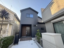 【神奈川県/横浜市栄区桂台西】栄区桂台西2丁目　新築戸建 1号棟(全3棟) 外観：全3棟／写真中央