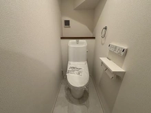 【神奈川県/横浜市栄区桂台西】栄区桂台西2丁目　新築戸建 1号棟(全3棟) トイレ