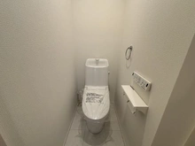 【神奈川県/横浜市栄区桂台西】栄区桂台西2丁目　新築戸建 1号棟(全3棟) トイレ