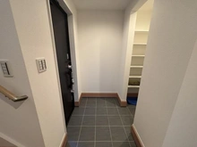 【神奈川県/横浜市栄区桂台西】栄区桂台西2丁目　新築戸建 3号棟(全3棟) 玄関