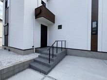 【神奈川県/横浜市栄区上之町】横浜市栄区上之町　新築戸建　全1棟 アプローチ