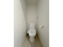 【神奈川県/横浜市泉区和泉中央北】泉区和泉中央北3丁目　新築戸建　2号棟/全3棟 トイレ