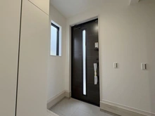 【神奈川県/横浜市栄区長沼町】栄区長沼町2期新築戸建　全1棟 玄関