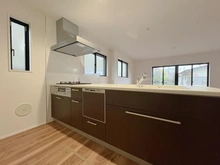 【神奈川県/鎌倉市腰越】鎌倉市腰越1丁目　新築戸建　1号棟/全2棟 キッチン