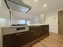 【神奈川県/鎌倉市腰越】鎌倉市腰越1丁目　新築戸建　1号棟/全2棟 キッチン