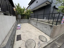 【神奈川県/横浜市栄区野七里】栄区野七里1丁目　中古戸建 駐車場