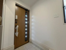 【神奈川県/藤沢市鵠沼海岸】藤沢市鵠沼海岸7丁目　新築戸建　1号棟/全3棟 玄関