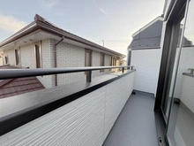 【神奈川県/藤沢市鵠沼海岸】藤沢市鵠沼海岸7丁目　新築戸建　1号棟/全3棟 バルコニー