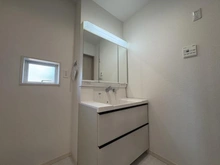 【神奈川県/藤沢市鵠沼海岸】藤沢市鵠沼海岸7丁目　新築戸建　2号棟/全3棟 洗面所