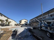 【神奈川県/藤沢市湘南台】藤沢市湘南台6丁目　新築戸建　3号棟/全3棟 建築中の外観：右奥、3号棟/全3棟