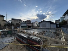 【神奈川県/鎌倉市津】鎌倉市津　新築戸建　1号棟/全2棟 建築中の外観：1号棟/全2棟