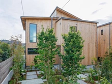 【神奈川県/鎌倉市梶原】鎌倉市梶原2丁目　新築戸建　A棟/全3棟 外観：写真中央／全3棟