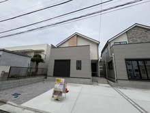 【神奈川県/横浜市栄区犬山町】栄区犬山町　新築戸建　1号棟/全2棟 建築中の外観：中央、1号棟/全2棟