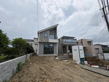 【神奈川県/横浜市磯子区洋光台】磯子区洋光台4丁目　新築戸建　1号棟/全2棟 建築中の外観：中央　1号棟/全2棟