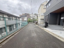 【神奈川県/横浜市戸塚区平戸】戸塚区平戸1丁目　新築戸建　全1棟 前面道路