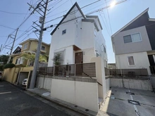 【神奈川県/鎌倉市腰越】鎌倉市腰越1丁目　中古戸建 外観：画像中央
