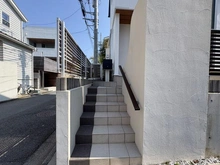 【神奈川県/鎌倉市腰越】鎌倉市腰越1丁目　中古戸建 アプローチ