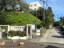 【神奈川県/横浜市磯子区栗木】磯子区栗木2丁目　中古戸建 横浜市立浜中学校（現地より約583m）