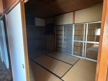 【神奈川県/横浜市栄区亀井町】栄区亀井町　中古戸建 和室
