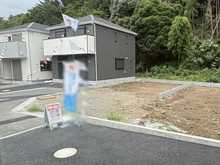 【神奈川県/藤沢市城南】藤沢市城南2丁目第6（II期）新築分譲住宅全2棟 8号棟 現地（建築前）：全2棟／画像中央
現在建築中