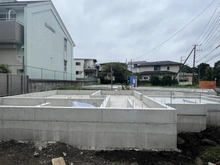 【神奈川県/藤沢市円行】藤沢市円行　新築戸建1号棟(全3棟) 建築中の外観：全3棟