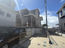 【神奈川県/横浜市栄区長沼町】栄区長沼町　中古戸建 外観：写真中央