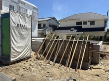 【神奈川県/鎌倉市津】鎌倉市津2期　新築戸建　全1棟 建築中の外観：画像中央