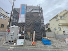 【神奈川県/横浜市港南区笹下】横浜市港南区笹下3丁目　新築戸建 建築中の外観