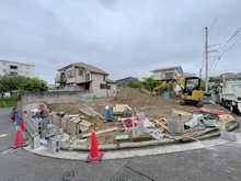 【神奈川県/横浜市港南区日野中央】横浜市港南区日野中央3丁目　新築戸建　2号棟/全2棟 建築中の外観：2号棟/全2棟