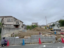 【神奈川県/横浜市港南区日野中央】横浜市港南区日野中央3丁目　新築戸建　2号棟/全2棟 建築中の外観：2号棟/全2棟
