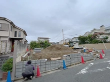 【神奈川県/横浜市港南区日野中央】横浜市港南区日野中央3丁目　新築戸建　2号棟/全2棟 建築中の外観：2号棟/全2棟