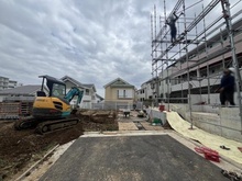【神奈川県/横浜市港南区大久保】横浜市港南区大久保3丁目　新築戸建6号棟(全14棟) 現地（建築前）：全14棟(物件は右側奥)