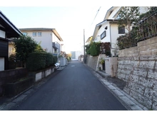 【神奈川県/横浜市栄区本郷台】横浜市栄区本郷台2丁目　中古戸建 前面道路