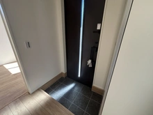 【神奈川県/茅ヶ崎市出口町】茅ヶ崎市出口町　新築戸建1期　2号棟/全2棟 玄関