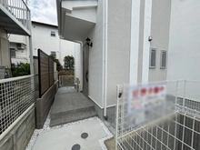 【神奈川県/横浜市戸塚区下倉田町】戸塚区下倉田町　新築戸建て アプローチ