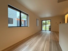 【神奈川県/横浜市栄区笠間】横浜市栄区笠間4丁目　新築戸建　2号棟(全6棟) リビング