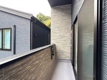 【神奈川県/横浜市栄区笠間】横浜市栄区笠間4丁目　新築戸建　2号棟(全6棟) バルコニー