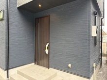 【神奈川県/横浜市栄区笠間】横浜市栄区笠間4丁目　新築戸建　4号棟(全6棟) アプローチ：4号棟(全6棟)