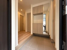 【神奈川県/横浜市栄区笠間】横浜市栄区笠間4丁目　新築戸建　4号棟(全6棟) 玄関