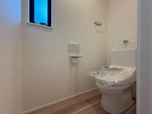 【神奈川県/横浜市栄区笠間】横浜市栄区笠間4丁目　新築戸建　5号棟(全6棟) トイレ