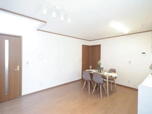 【神奈川県/藤沢市西富】藤沢市西富2丁目　中古戸建 リビング・ダイニング