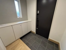 【神奈川県/茅ヶ崎市若松町】茅ヶ崎市若松町 新築戸建 2号棟（全3棟） 玄関