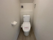 【神奈川県/横浜市栄区亀井町】栄区亀井町　新築戸建1期　全1棟 トイレ