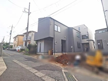 【神奈川県/川崎市宮前区馬絹】川崎市宮前区馬絹4丁目　新築戸建　1号棟 建築中の外観：1号棟：写真中央（全4棟）