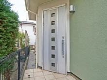 【神奈川県/川崎市宮前区犬蔵】宮前区犬蔵1丁目　中古戸建 玄関